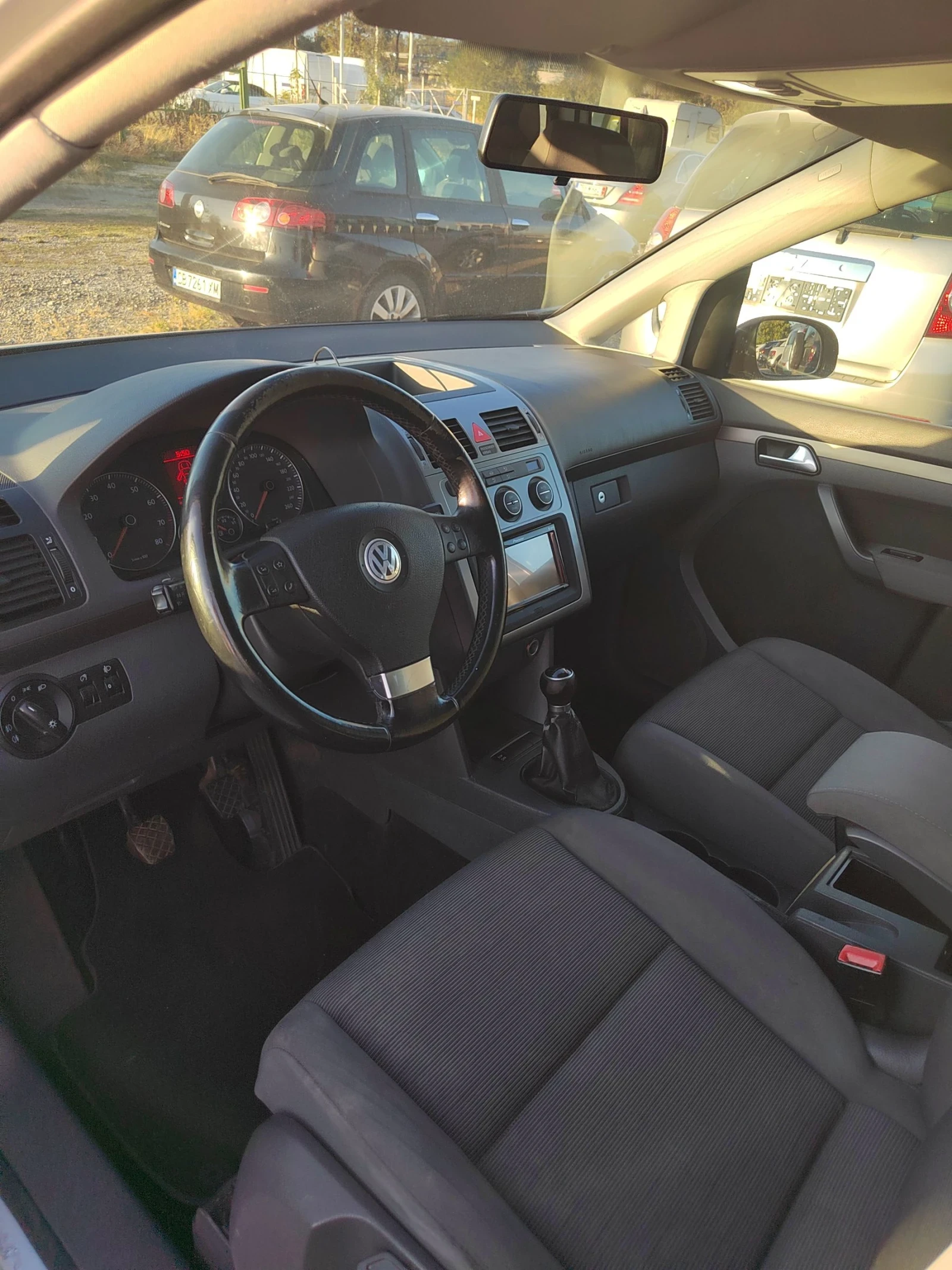 VW Touran 1.6 BENZIN 102к.с. - изображение 6