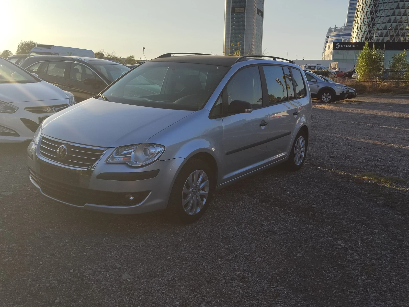 VW Touran 1.6 BENZIN 102к.с. - изображение 3
