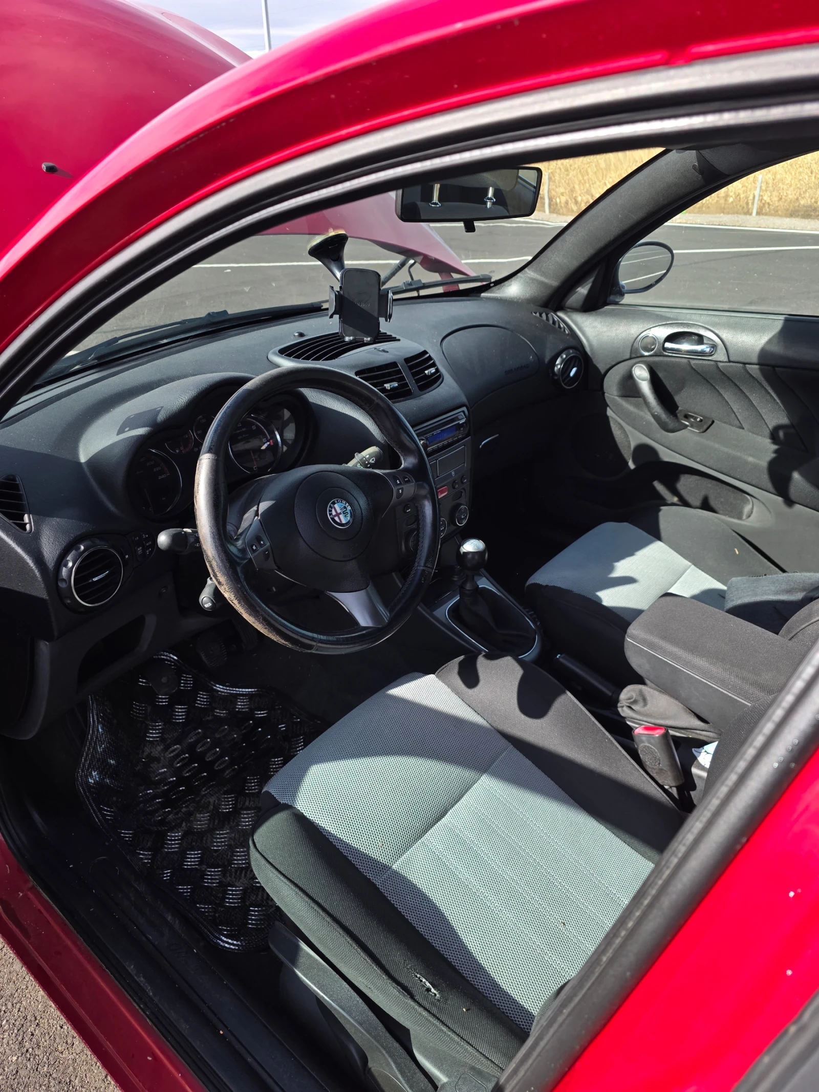 Alfa Romeo 147 1.9 JTDm Black Line - изображение 10