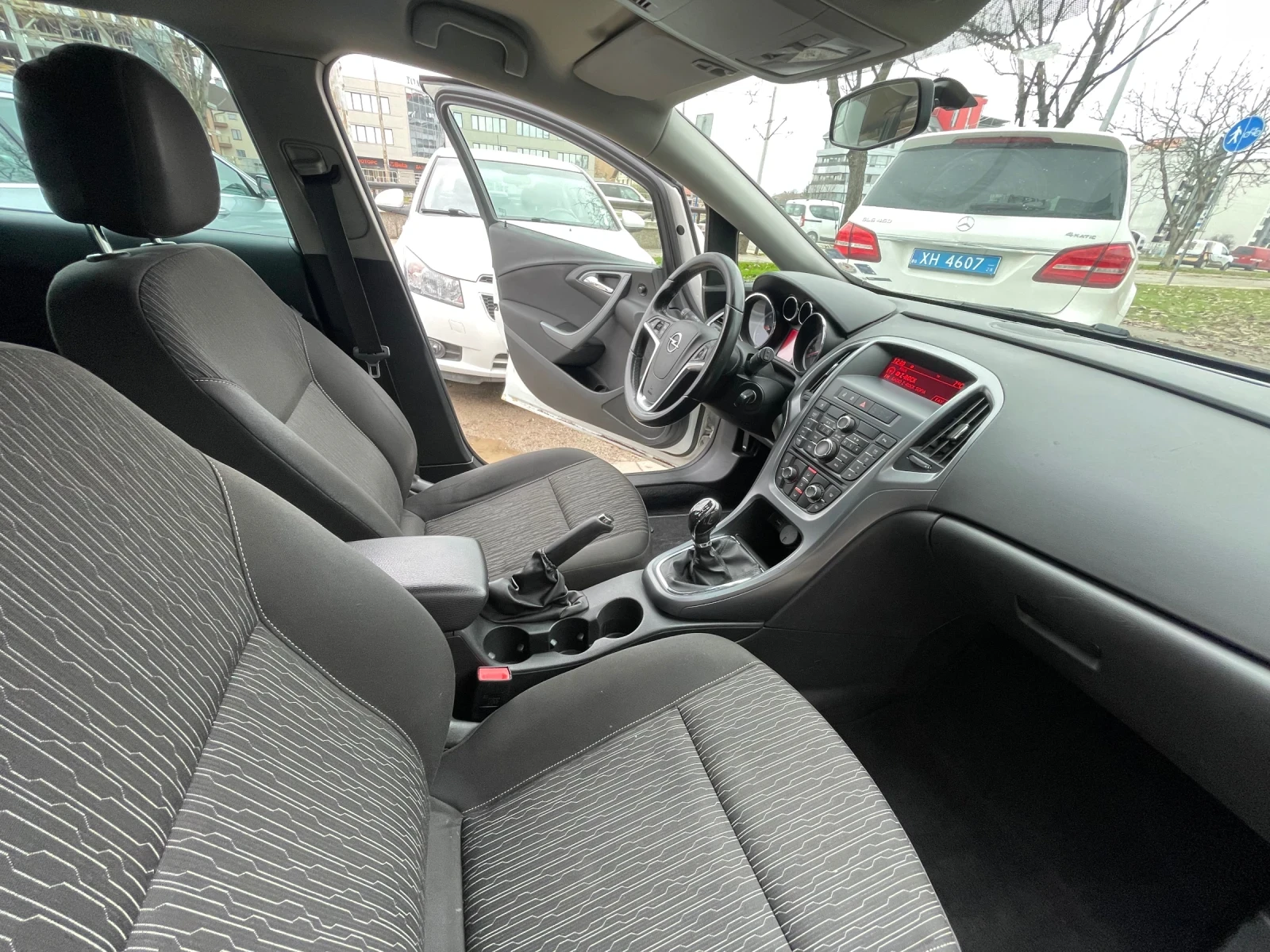 Opel Astra 1.7/CDTI Facelift Чисто нови гуми  - изображение 8