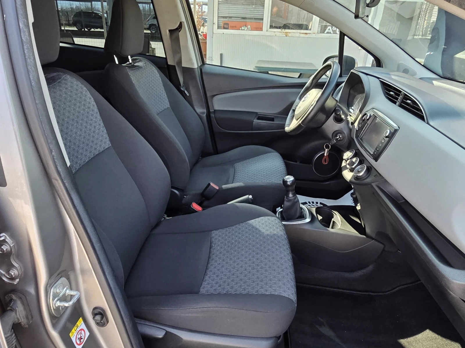 Toyota Yaris EURO6 CAMERA, снимка 11 - Автомобили и джипове - 53788759