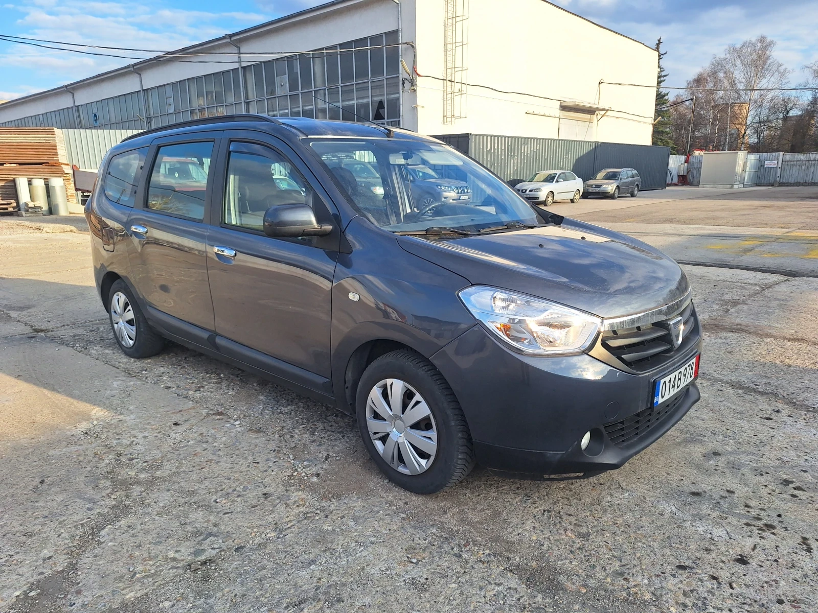 Dacia Lodgy 7 места, снимка 3 - Автомобили и джипове - 53977076