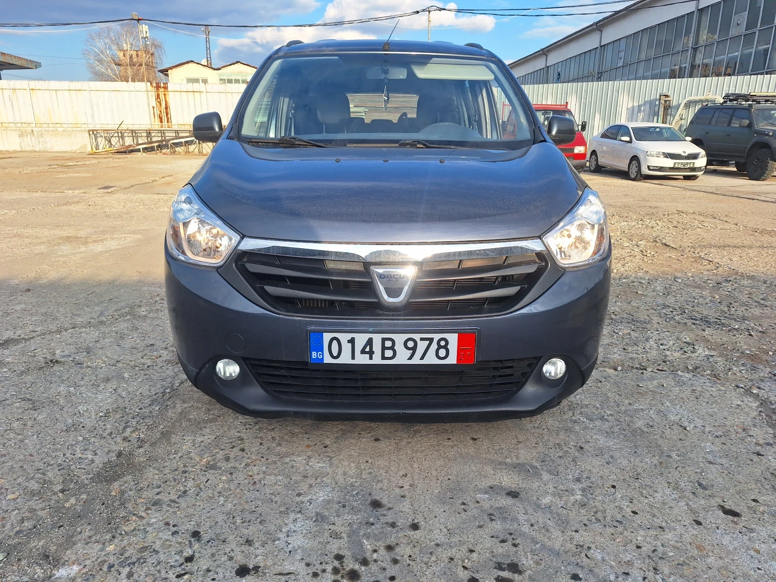 Dacia Lodgy 7 места, снимка 2 - Автомобили и джипове - 53977076