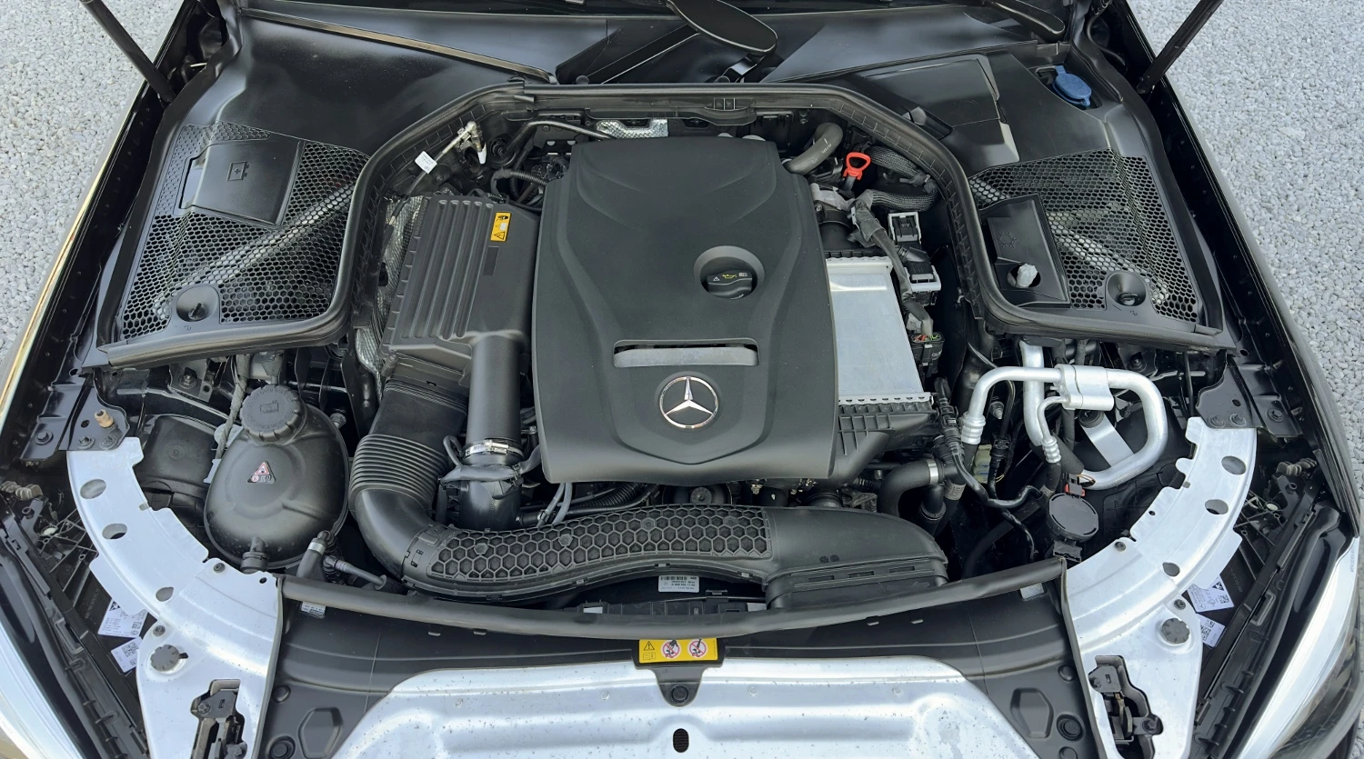 Mercedes-Benz C 180 Face AMG Line 9G КОЖА ПОДГРЕВ КАМЕРА АСИСТЕНТИ, снимка 17 - Автомобили и джипове - 54456328