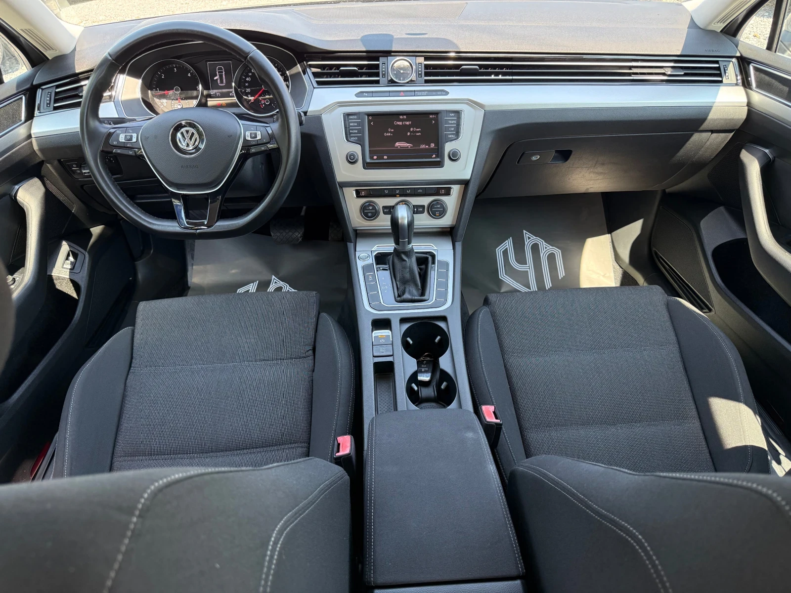 VW Passat 1.6 TDI DSG Executive Line Variant, снимка 13 - Автомобили и джипове - 55537691