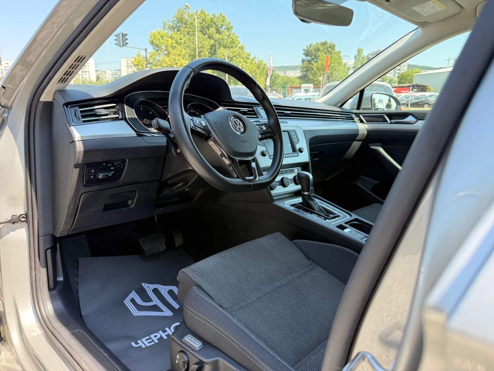 VW Passat 1.6 TDI DSG Executive Line Variant, снимка 11 - Автомобили и джипове - 55537691