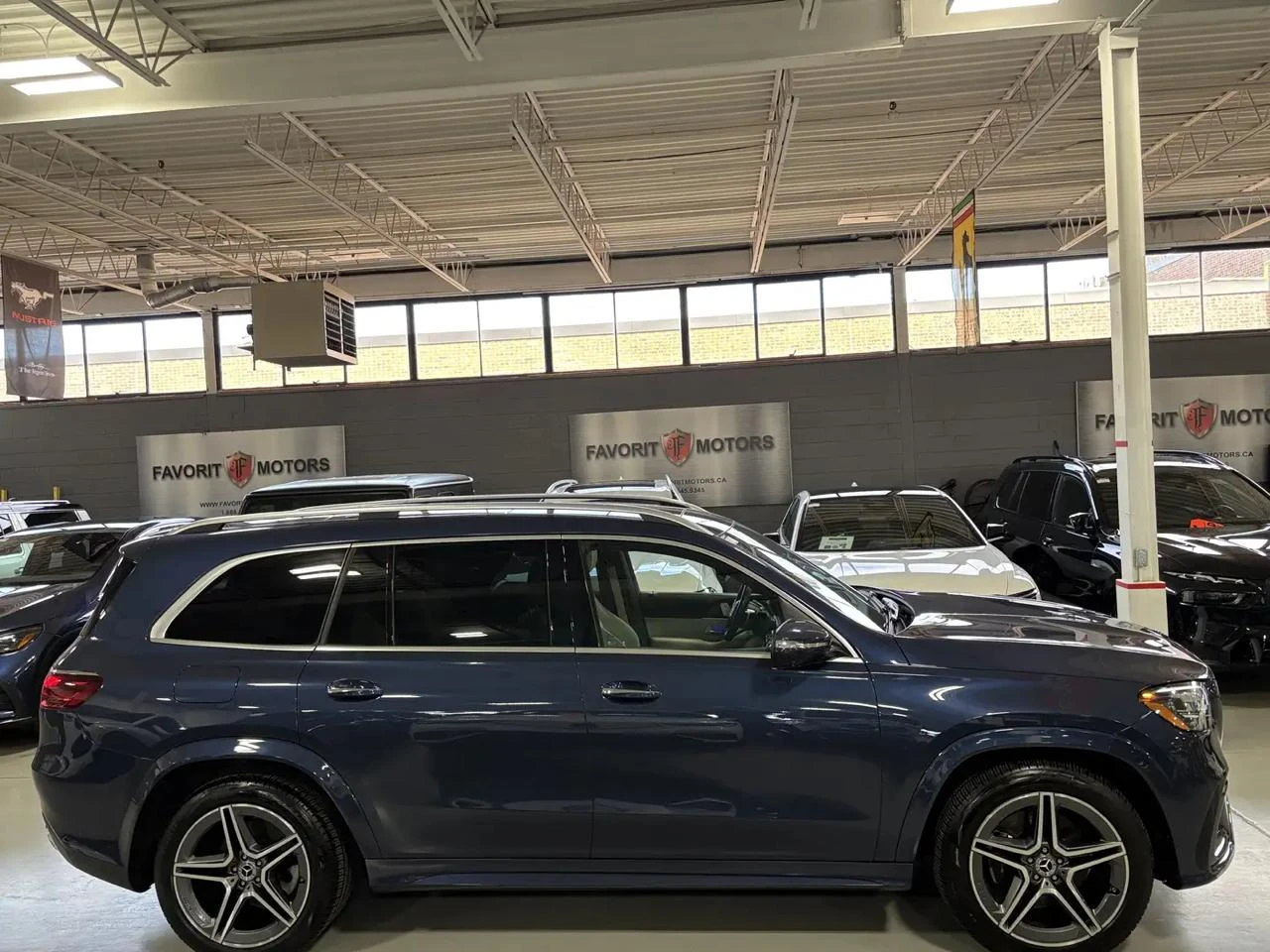 Mercedes-Benz GLS 450 FACELIFT* MASSAGE* PANO* ОБДУХ, снимка 3 - Автомобили и джипове - 55627515