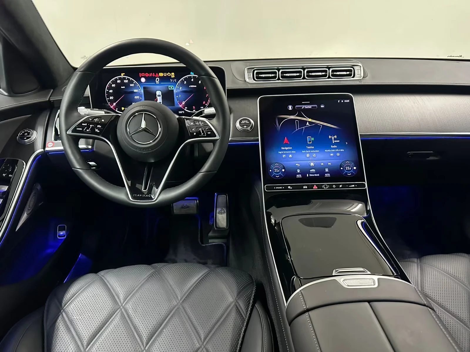 Mercedes-Benz S 680 MAYBACH / EXCLUSIVE / EXECUTIVE / BURM / PANO/ HUD, снимка 12 - Автомобили и джипове - 55914413