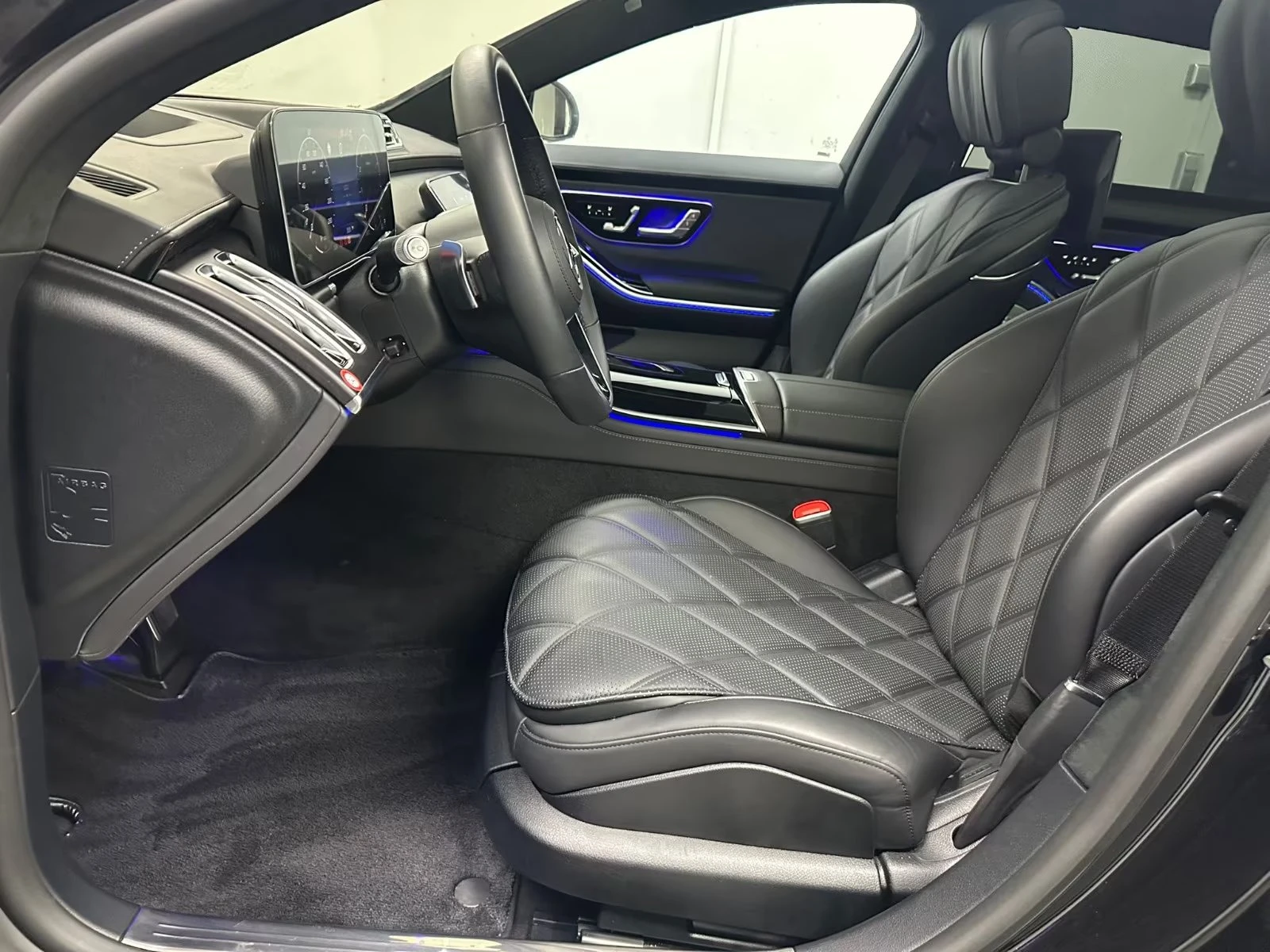 Mercedes-Benz S 680 MAYBACH / EXCLUSIVE / EXECUTIVE / BURM / PANO/ HUD, снимка 9 - Автомобили и джипове - 55914413