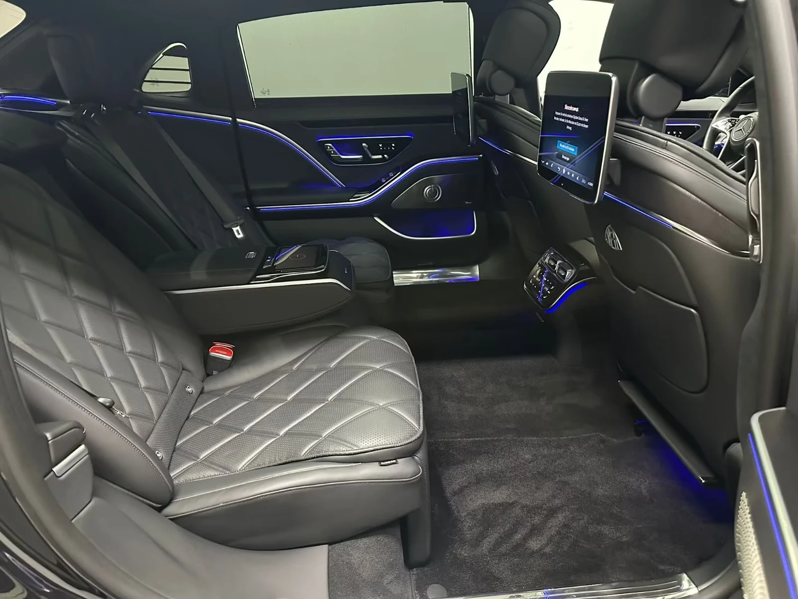 Mercedes-Benz S 680 MAYBACH / EXCLUSIVE / EXECUTIVE / BURM / PANO/ HUD, снимка 16 - Автомобили и джипове - 55914413
