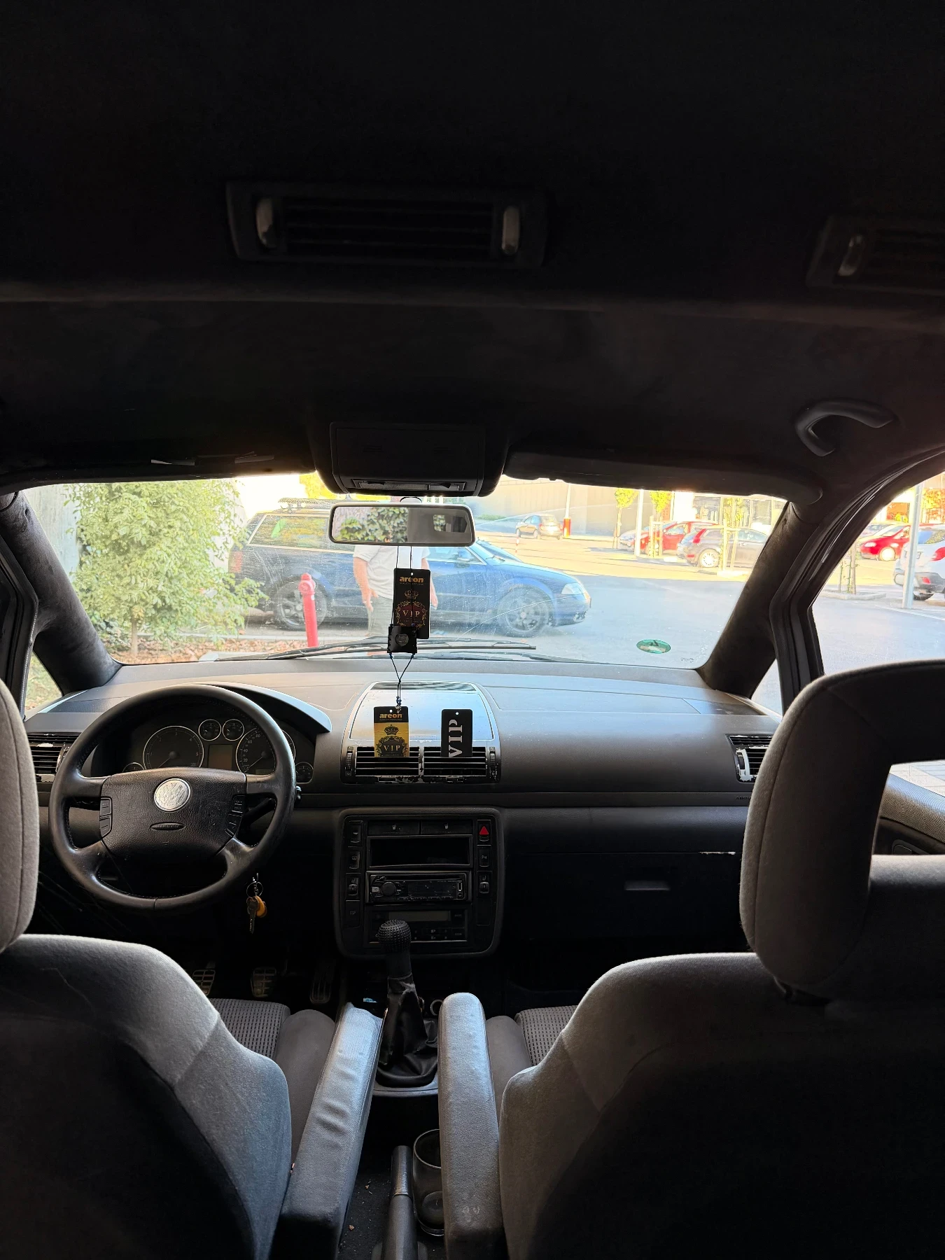 VW Sharan 1.9 TDI 131 6 скорости, снимка 6 - Автомобили и джипове - 56009814
