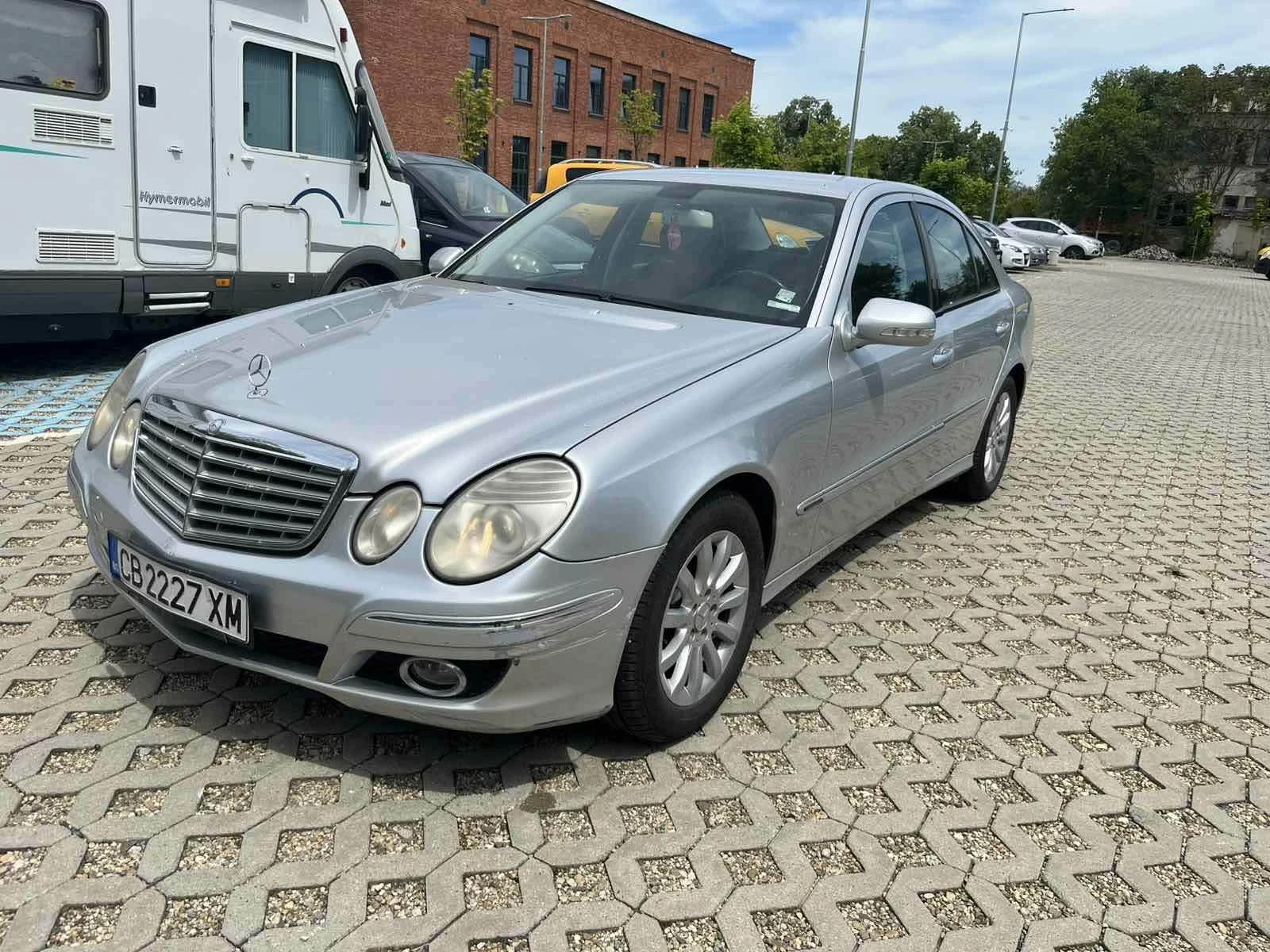Mercedes-Benz E 220, снимка 5 - Автомобили и джипове - 56124066