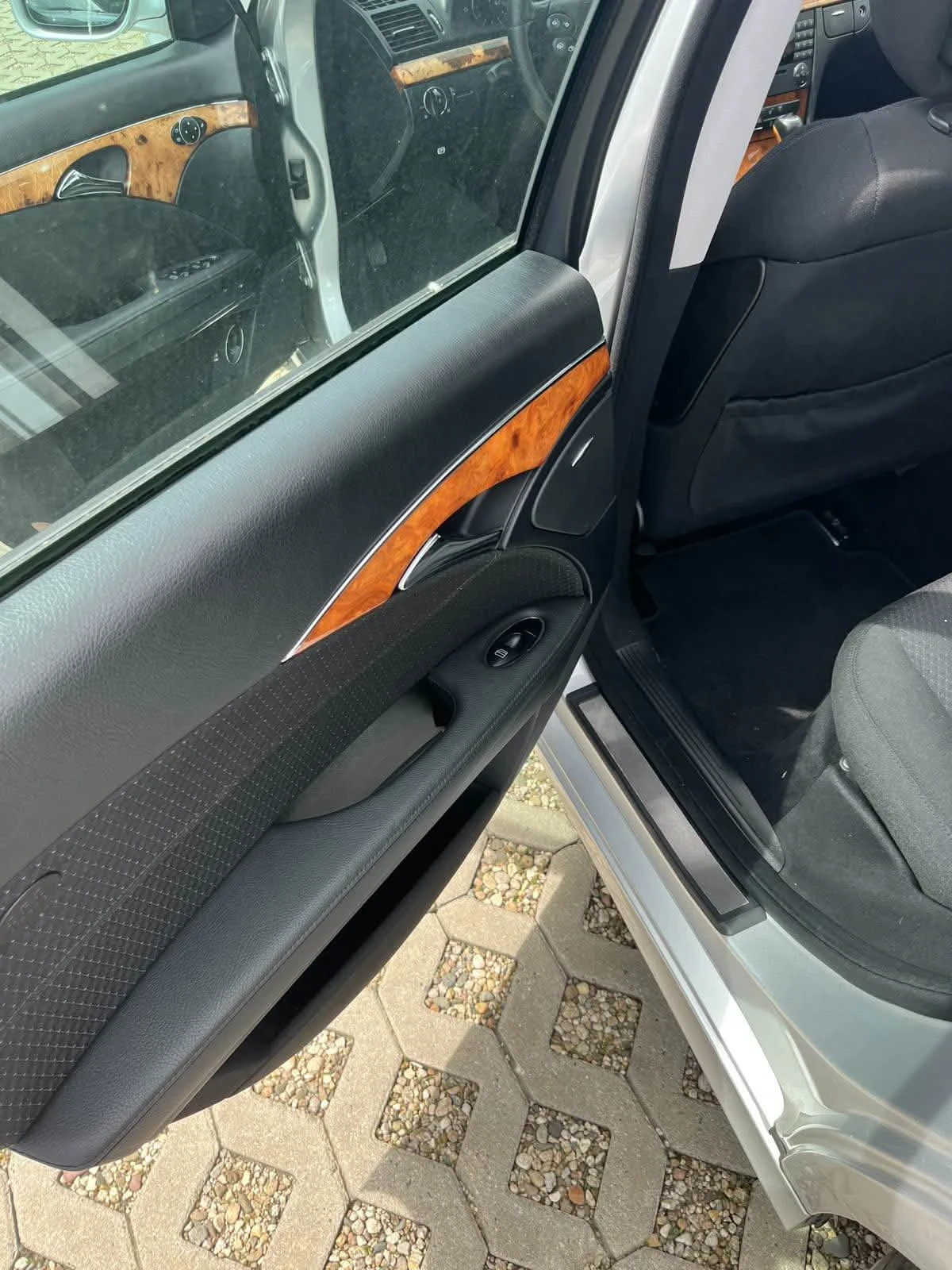 Mercedes-Benz E 220, снимка 10 - Автомобили и джипове - 56124066