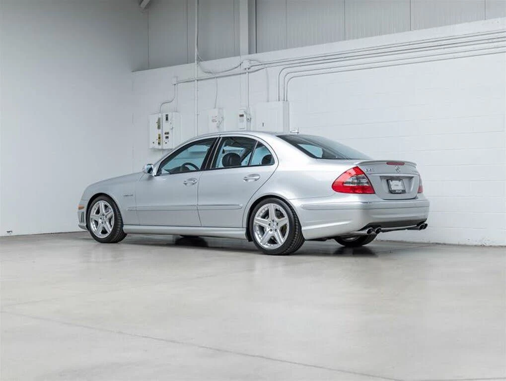 Mercedes-Benz E 63 AMG АвтоКредит * (ЦЕНА ДО БГ), снимка 4 - Автомобили и джипове - 56342467