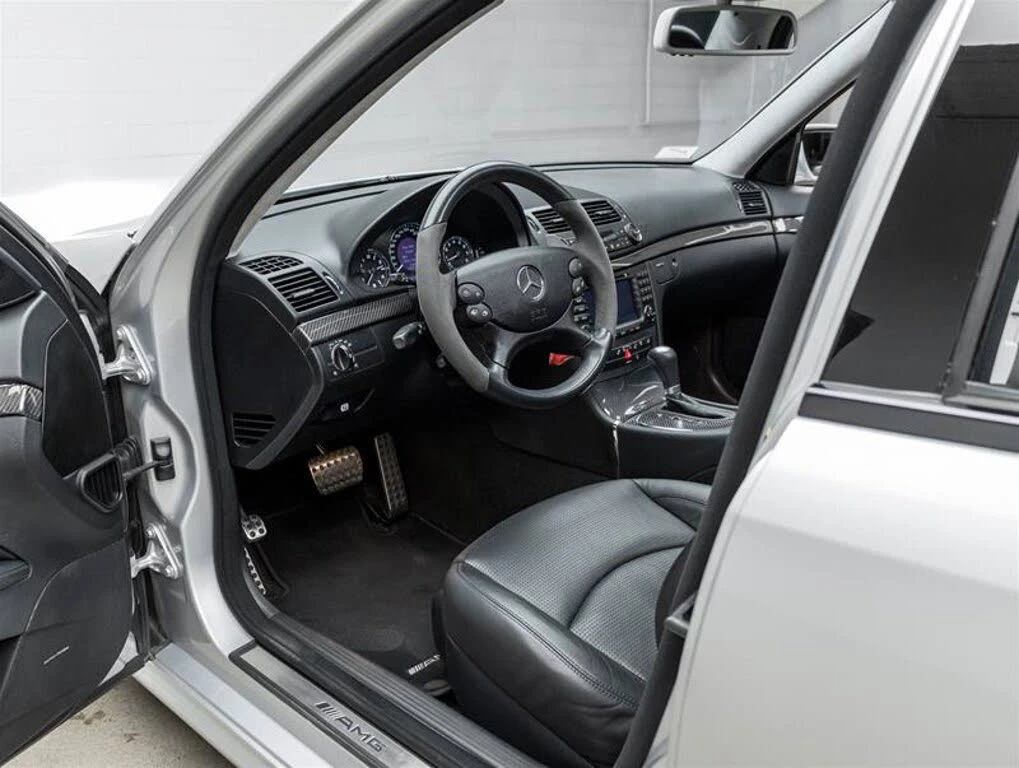 Mercedes-Benz E 63 AMG АвтоКредит * (ЦЕНА ДО БГ), снимка 10 - Автомобили и джипове - 56342467