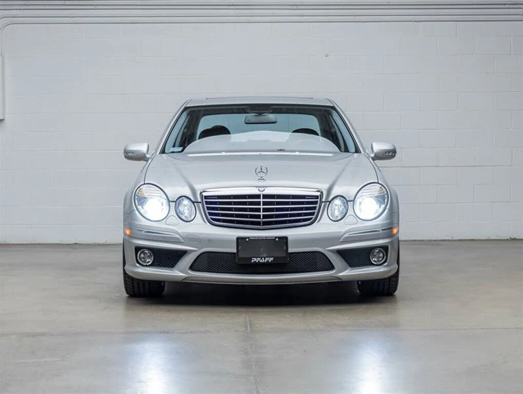 Mercedes-Benz E 63 AMG АвтоКредит * (ЦЕНА ДО БГ), снимка 2 - Автомобили и джипове - 56342467