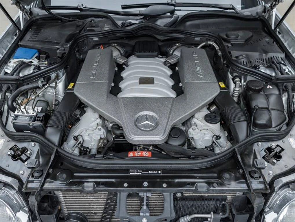 Mercedes-Benz E 63 AMG АвтоКредит * (ЦЕНА ДО БГ), снимка 7 - Автомобили и джипове - 56342467