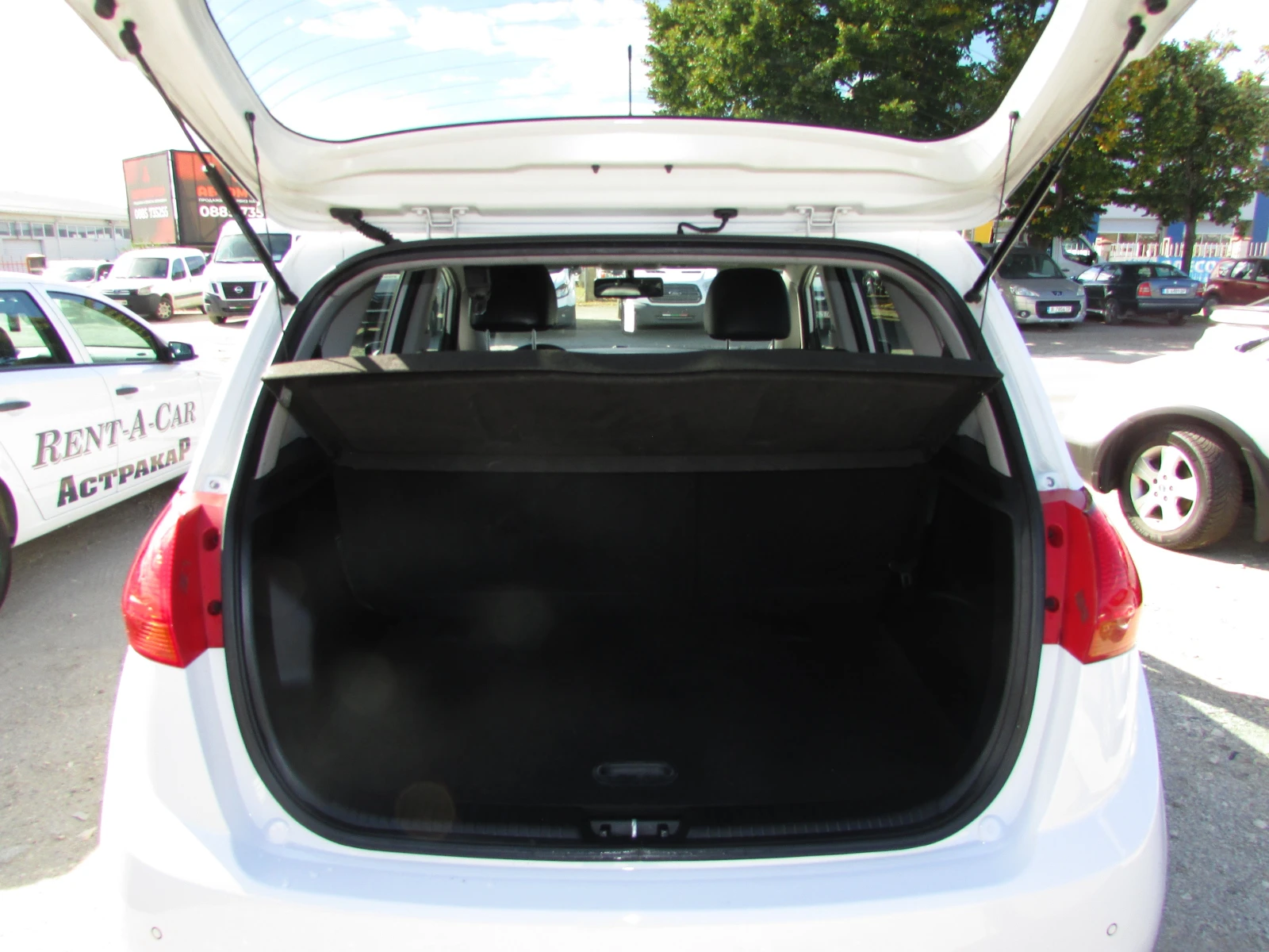 Kia Venga 1.6CRDI EURO5, снимка 15 - Автомобили и джипове - 56363220