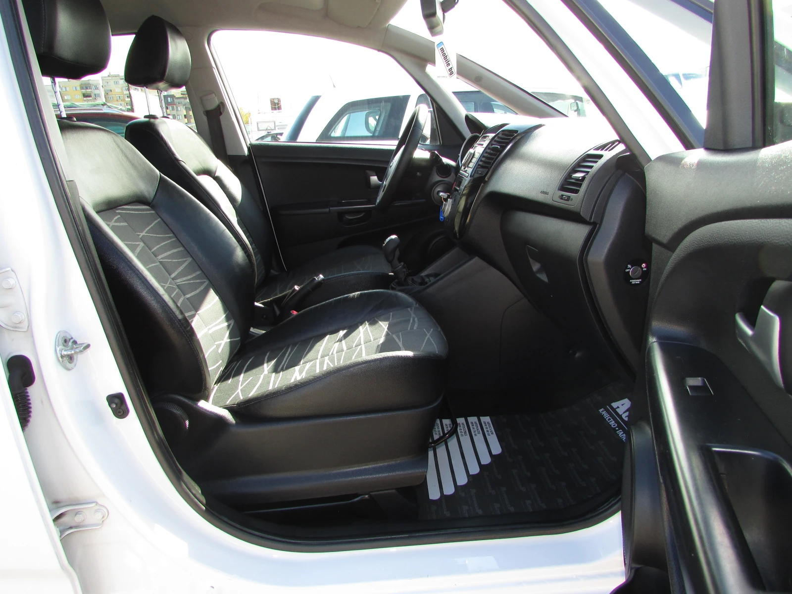 Kia Venga 1.6CRDI EURO5, снимка 10 - Автомобили и джипове - 56363220