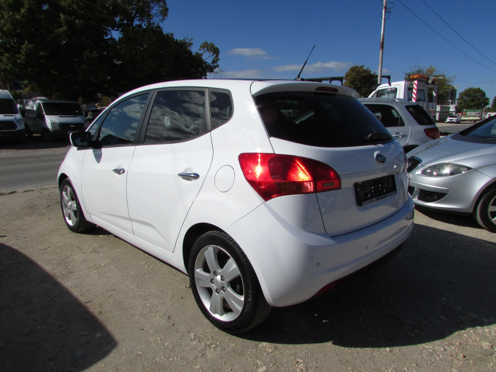 Kia Venga 1.6CRDI EURO5, снимка 6 - Автомобили и джипове - 56363220