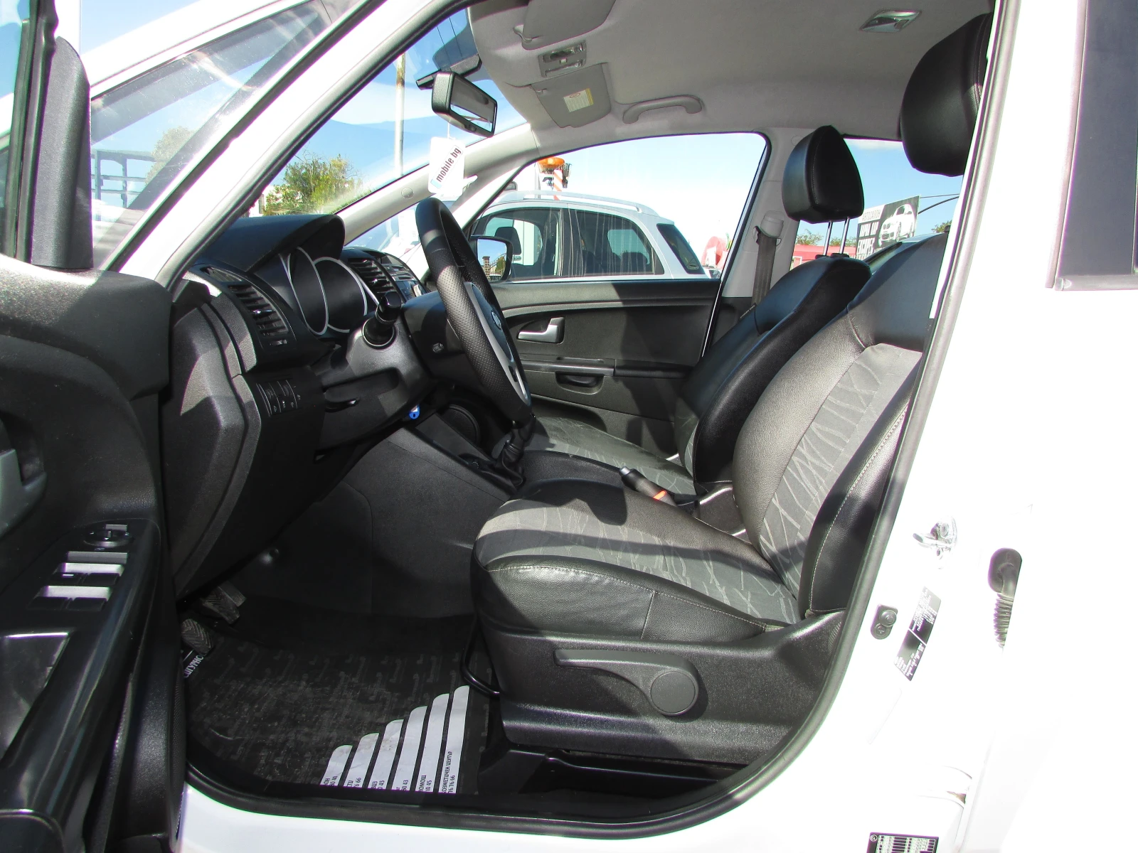 Kia Venga 1.6CRDI EURO5, снимка 8 - Автомобили и джипове - 56363220
