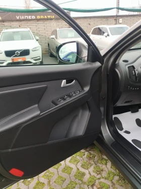 Kia Sportage 2.0 benzin navigation automatic 4* 4, снимка 14