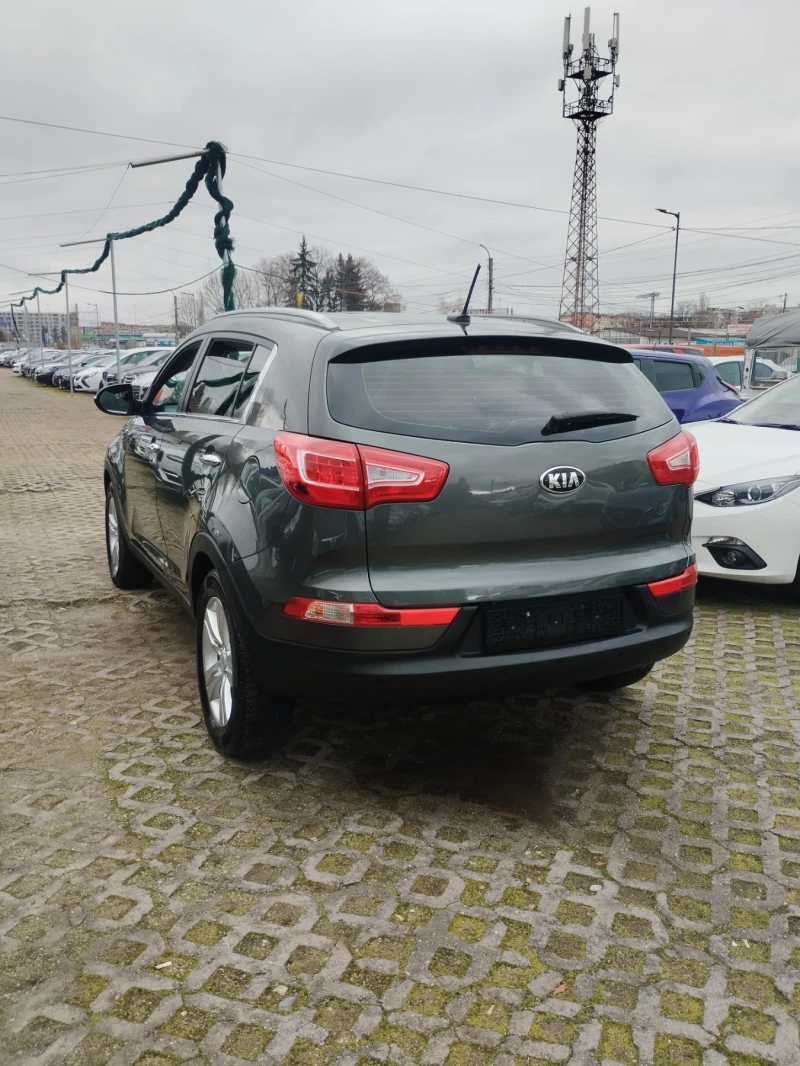 Kia Sportage 2.0 benzin navigation automatic 4* 4, снимка 4 - Автомобили и джипове - 53292517