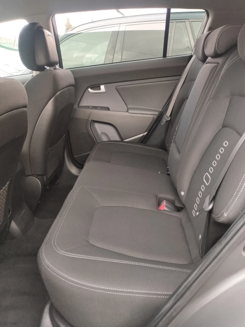 Kia Sportage 2.0 benzin navigation automatic 4* 4, снимка 13 - Автомобили и джипове - 53292517