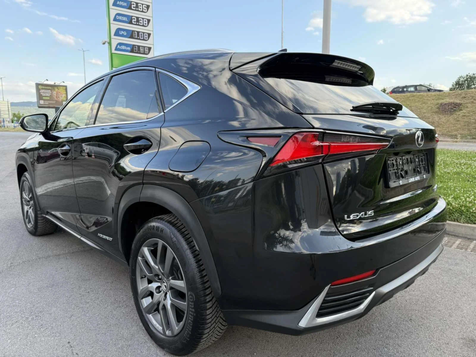 Lexus NX 300h 4х4 - изображение 3