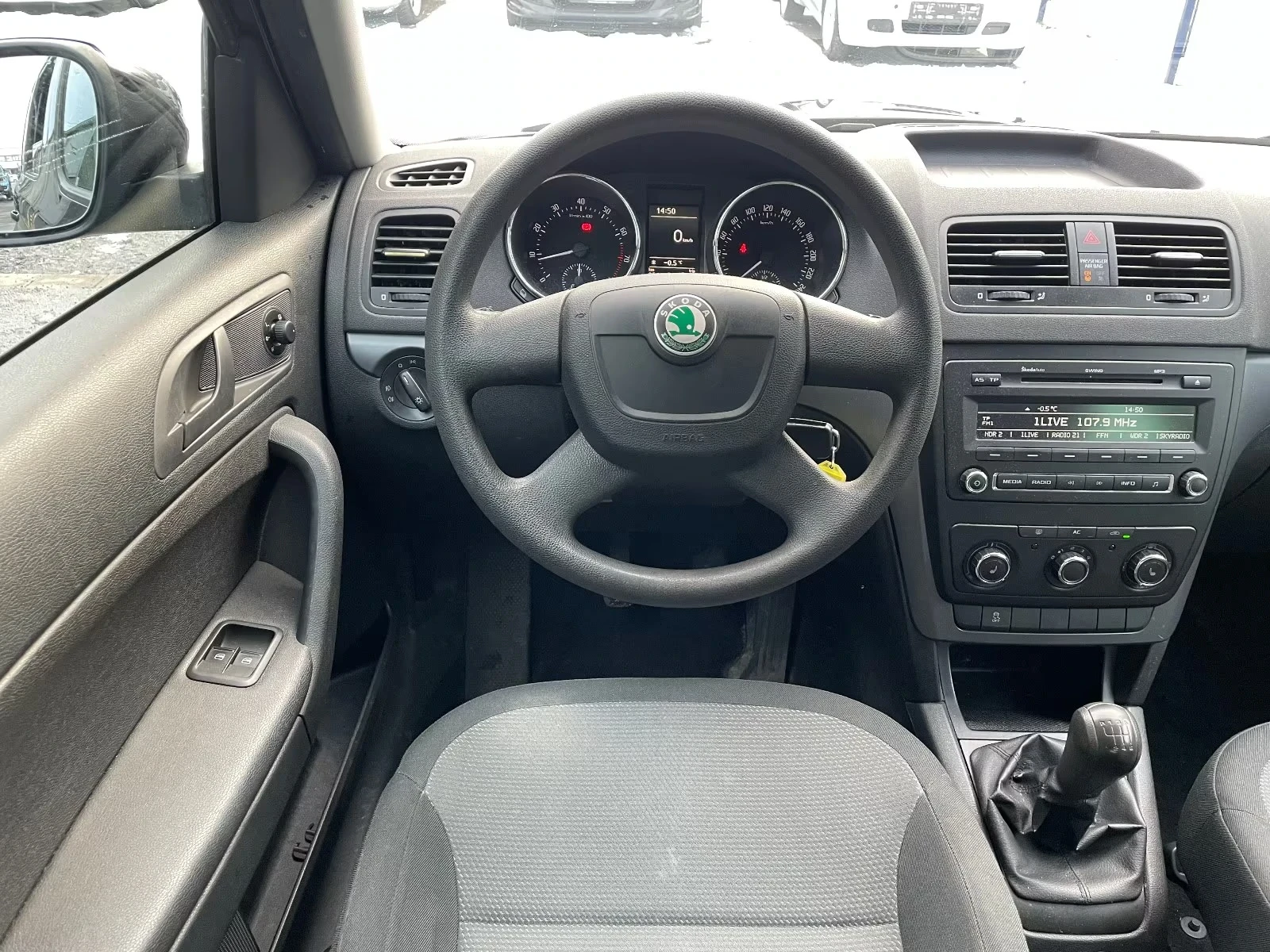 Skoda Yeti, снимка 6 - Автомобили и джипове - 53713646