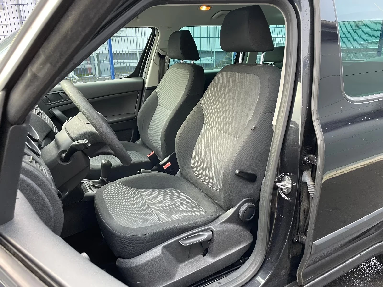 Skoda Yeti, снимка 4 - Автомобили и джипове - 53713646