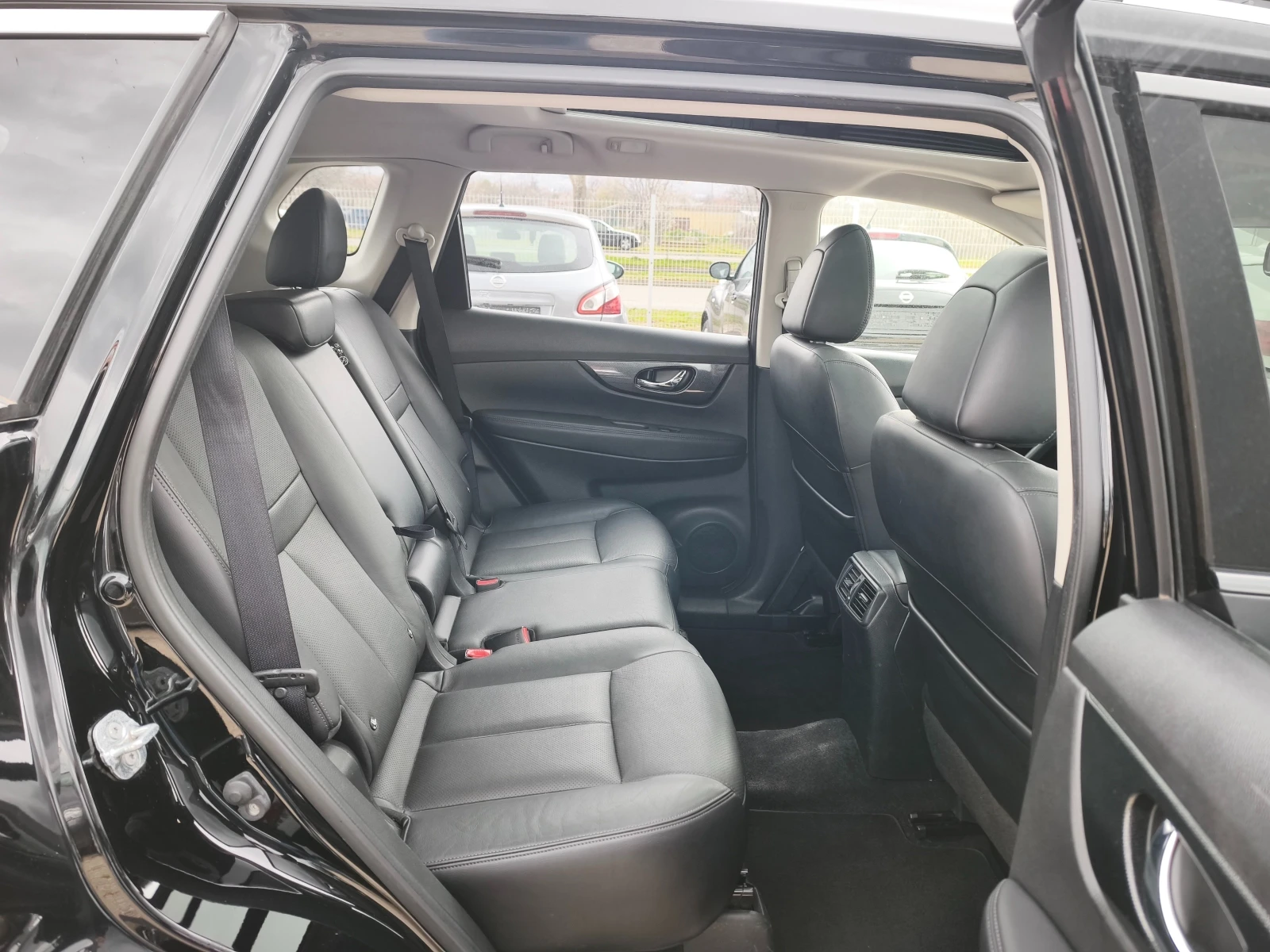 Nissan X-trail 4x4 TEKNA PANORAMA, снимка 16 - Автомобили и джипове - 53958770