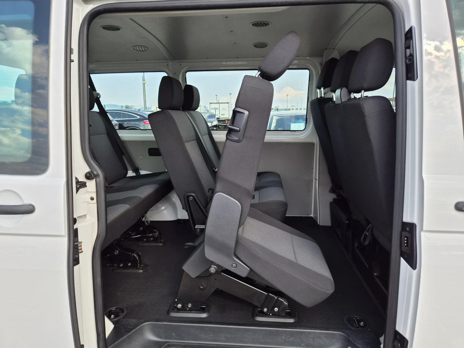 VW Transporter 2.0TDI 8+ 1 места ЕВРО 6, снимка 14 - Бусове и автобуси - 55928132