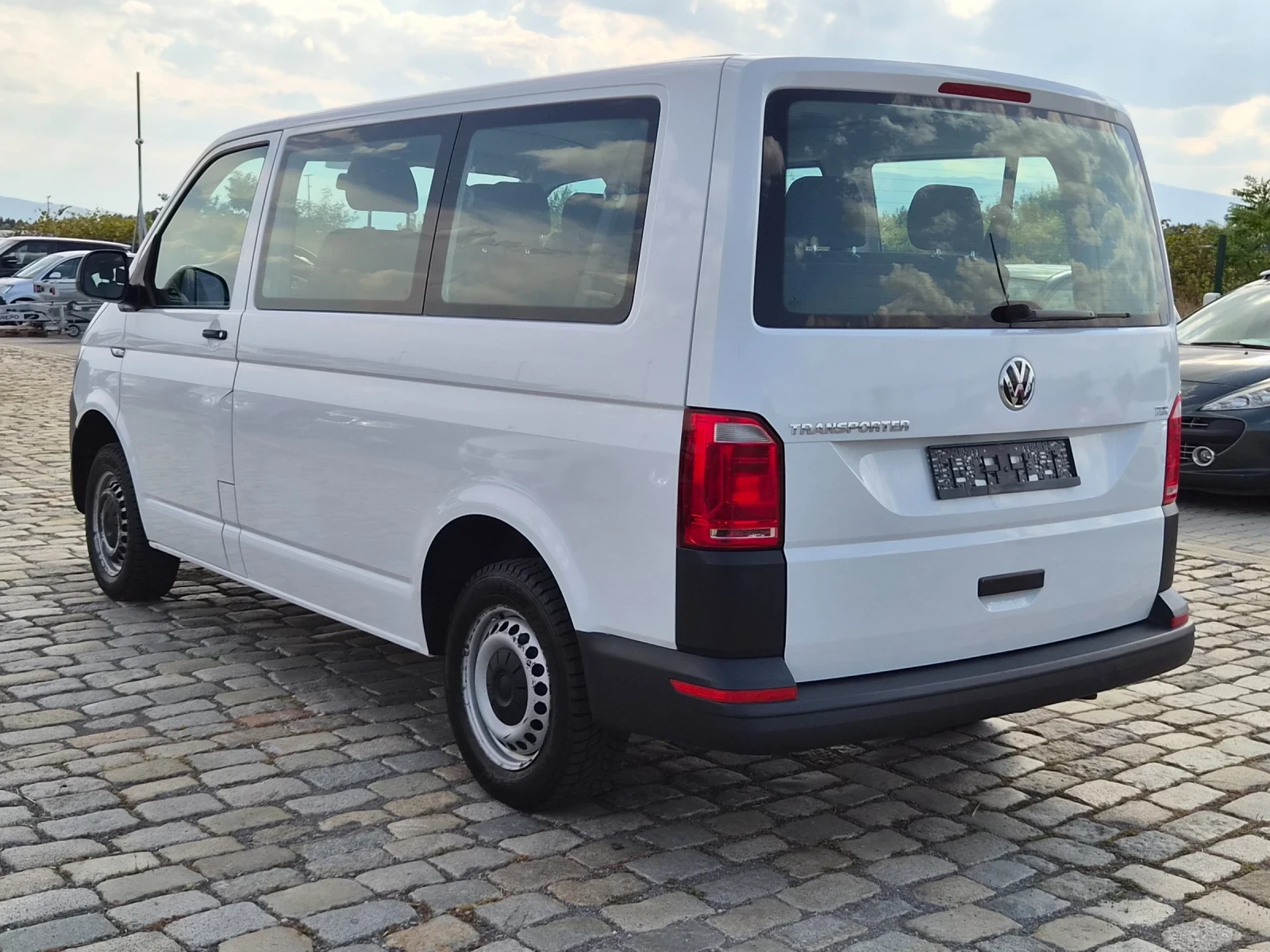 VW Transporter 2.0TDI 8+ 1 места ЕВРО 6, снимка 6 - Бусове и автобуси - 55928132