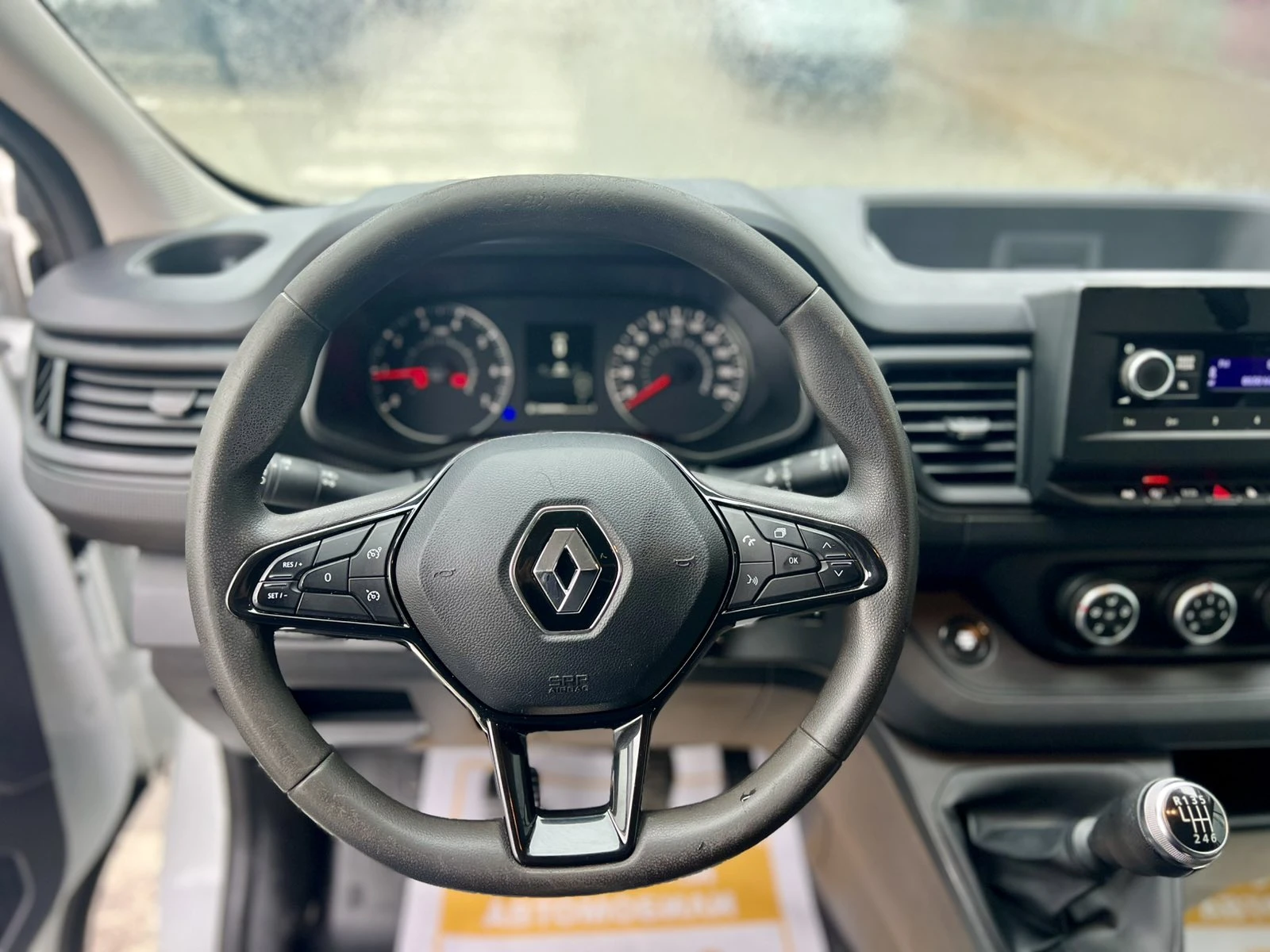 Renault Trafic L1H1 / 2.0 dCi / 110 �.�. / LED / Keyless | Mobile.bg � ����������� 9