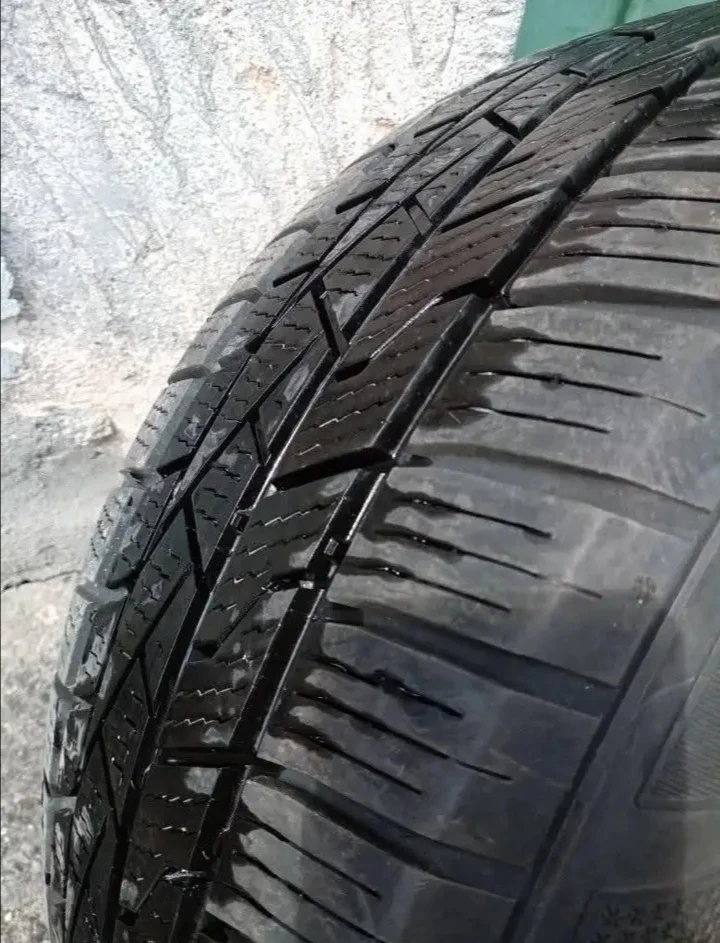 Гуми Всесезонни 255/55R18, снимка 3 - Гуми и джанти - 51131363