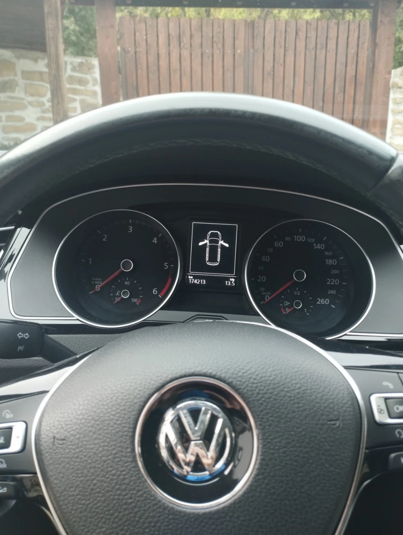 VW Passat 1.6tdi, снимка 8 - Автомобили и джипове - 47529379