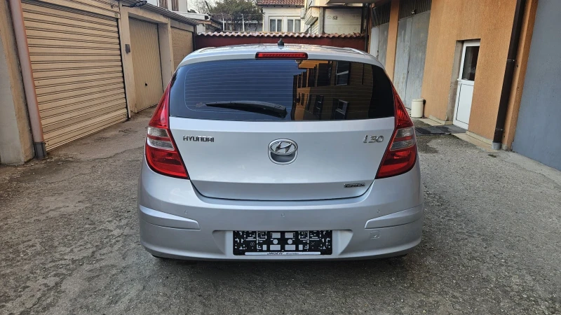 Hyundai I30 1.6 CRDI, снимка 3 - Автомобили и джипове - 49472418