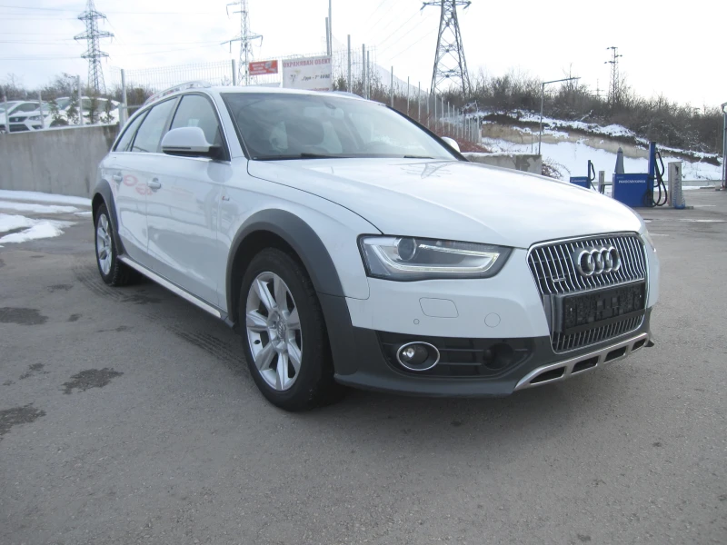 Audi A4 2, 0-TDI S-Line.Full Екстри, снимка 2 - Автомобили и джипове - 49233483