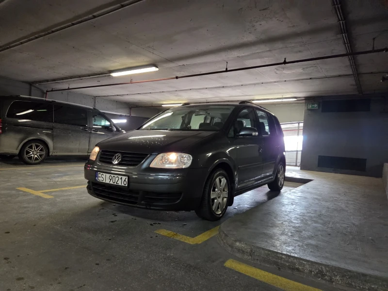 VW Touran Touran, снимка 3 - Автомобили и джипове - 53064961