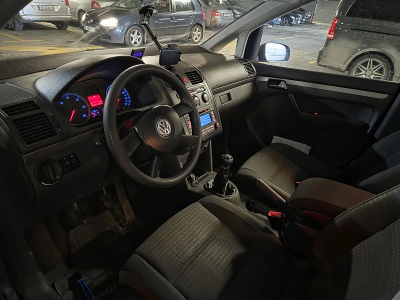 VW Touran Touran, снимка 16 - Автомобили и джипове - 53064961
