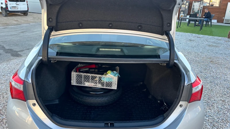 Toyota Verso Бензин Газ, снимка 9 - Автомобили и джипове - 53120765