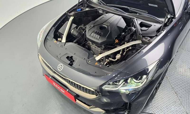 Kia Stinger, снимка 6 - Автомобили и джипове - 53212245