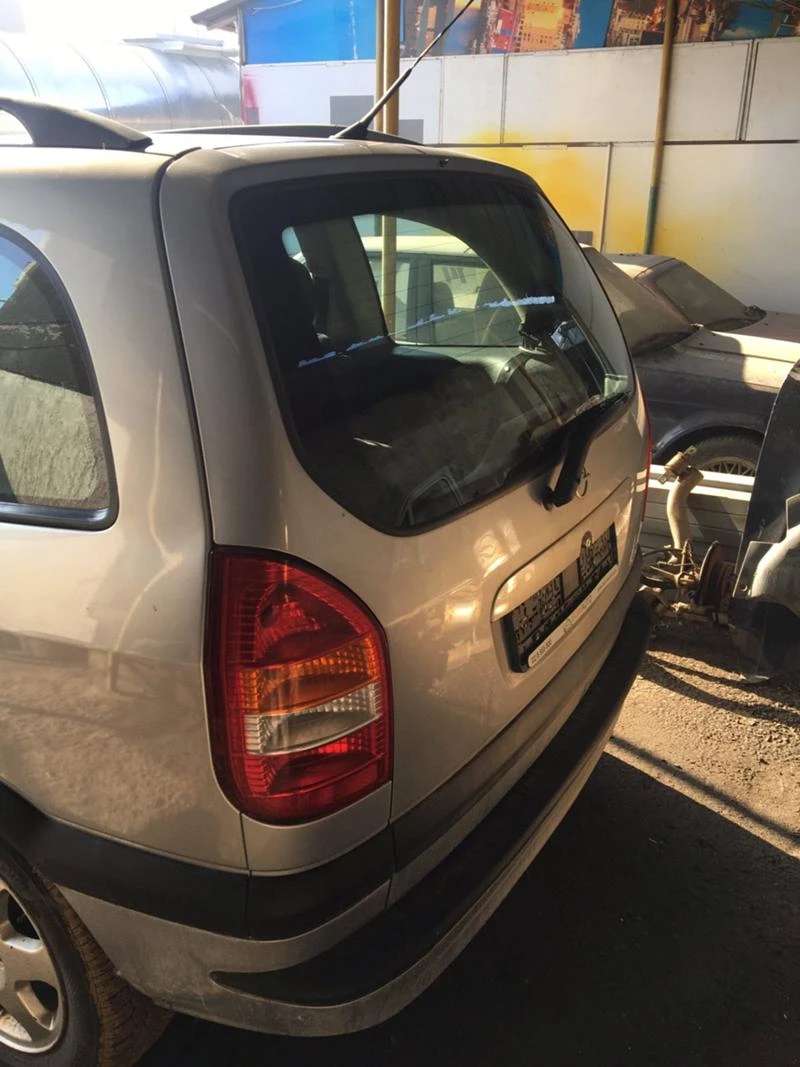 Opel Zafira 1.8I, снимка 12 - Автомобили и джипове - 31920829