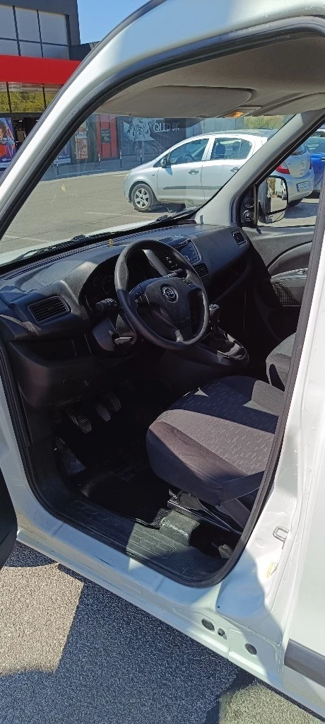 Opel Combo 1.6CDTI, снимка 2 - Автомобили и джипове - 53022189