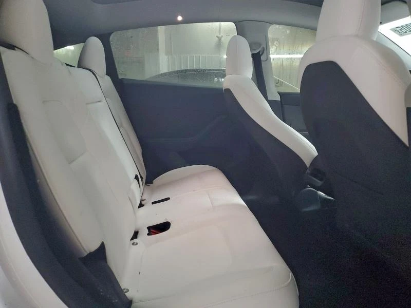 Tesla Model Y LONG RANGE AWD, снимка 10 - Автомобили и джипове - 53076236