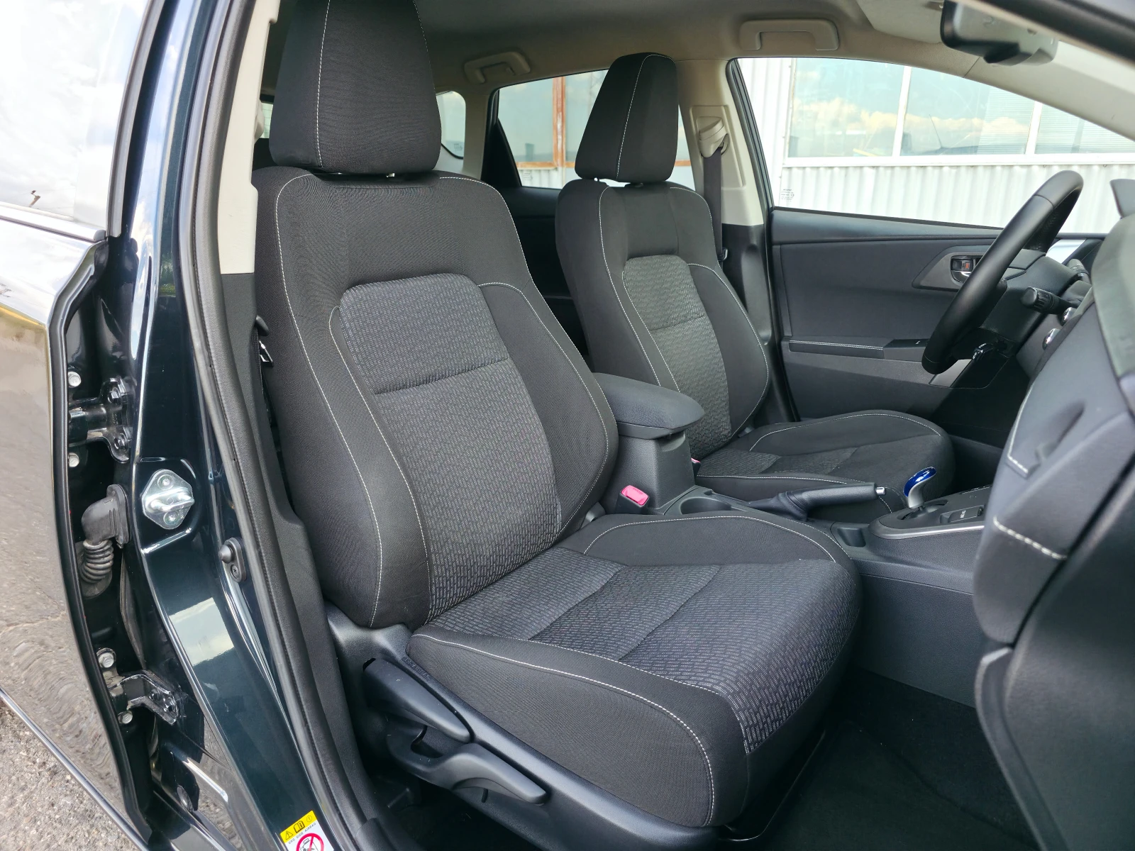 Toyota Auris 1.8i HSD | Mobile.bg — изображение 11