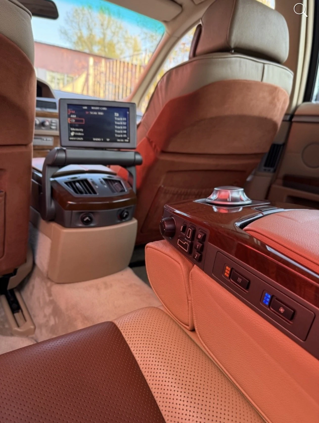 BMW 745  - изображение 6