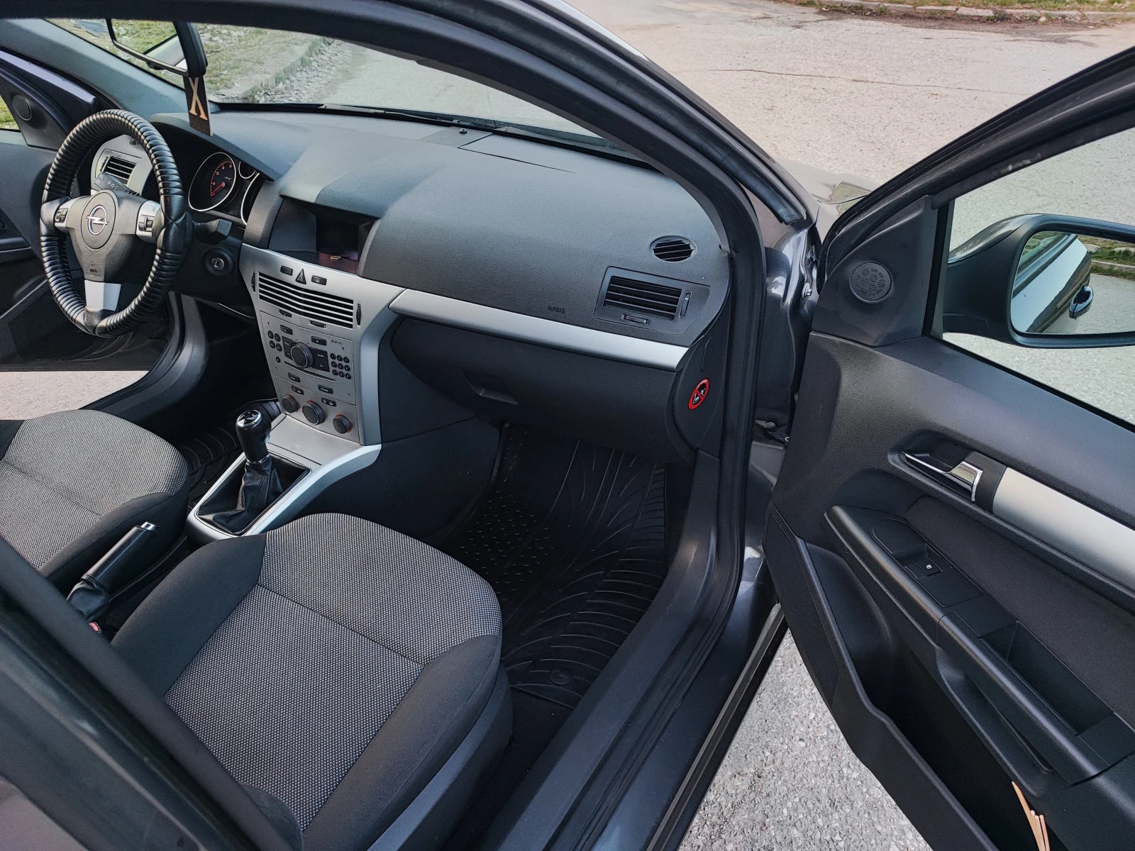 Opel Astra, снимка 12 - Автомобили и джипове - 53838538