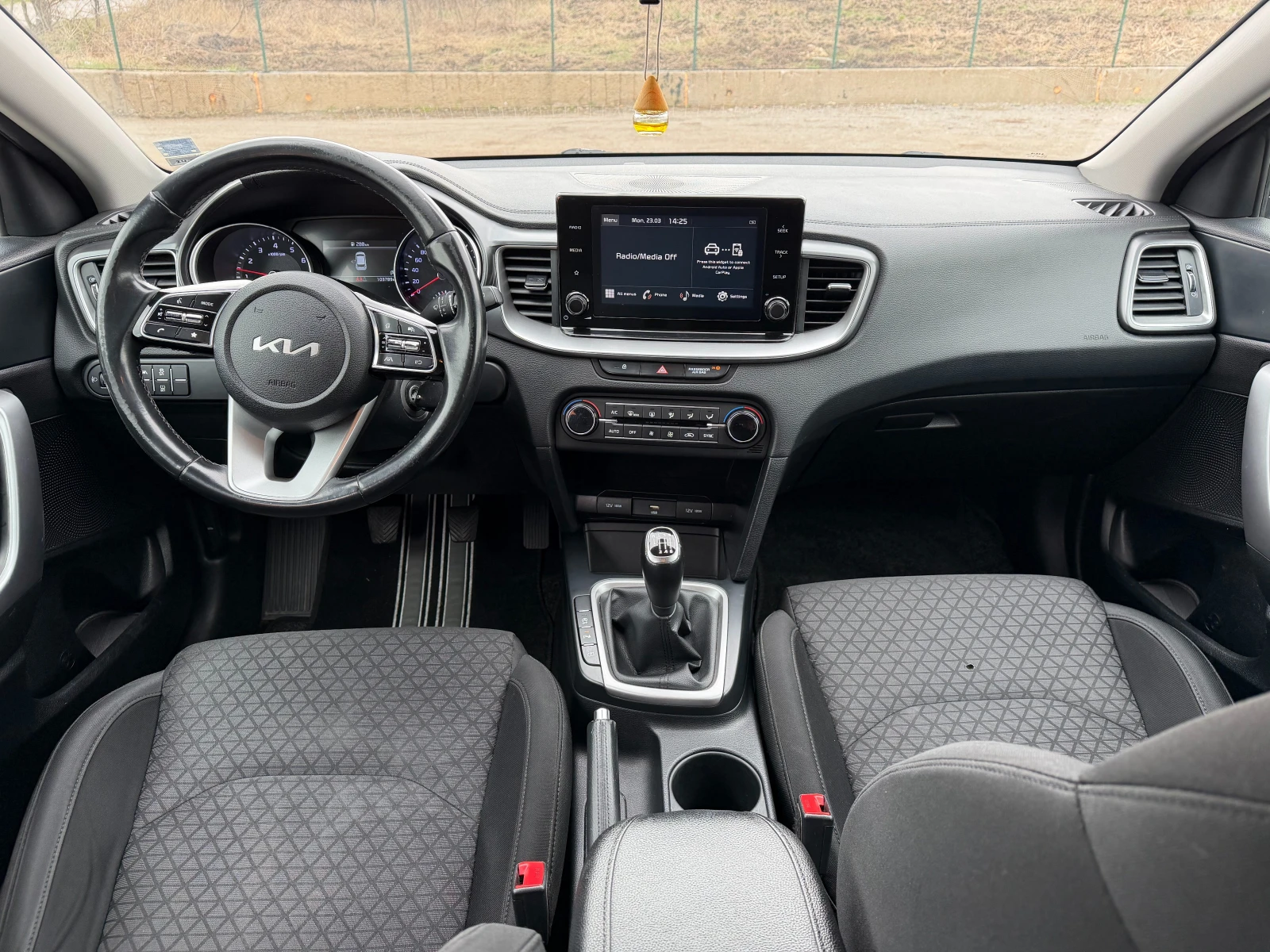 Kia Ceed 1.5 T-GDI / Обслужена / Пълна история от Киа, снимка 7 - Автомобили и джипове - 53962281